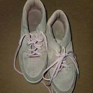 NIKE WOMENS AF1 SAGE LO Women "Particle Beige" AR5339 201 from Stadium Goods 7.5